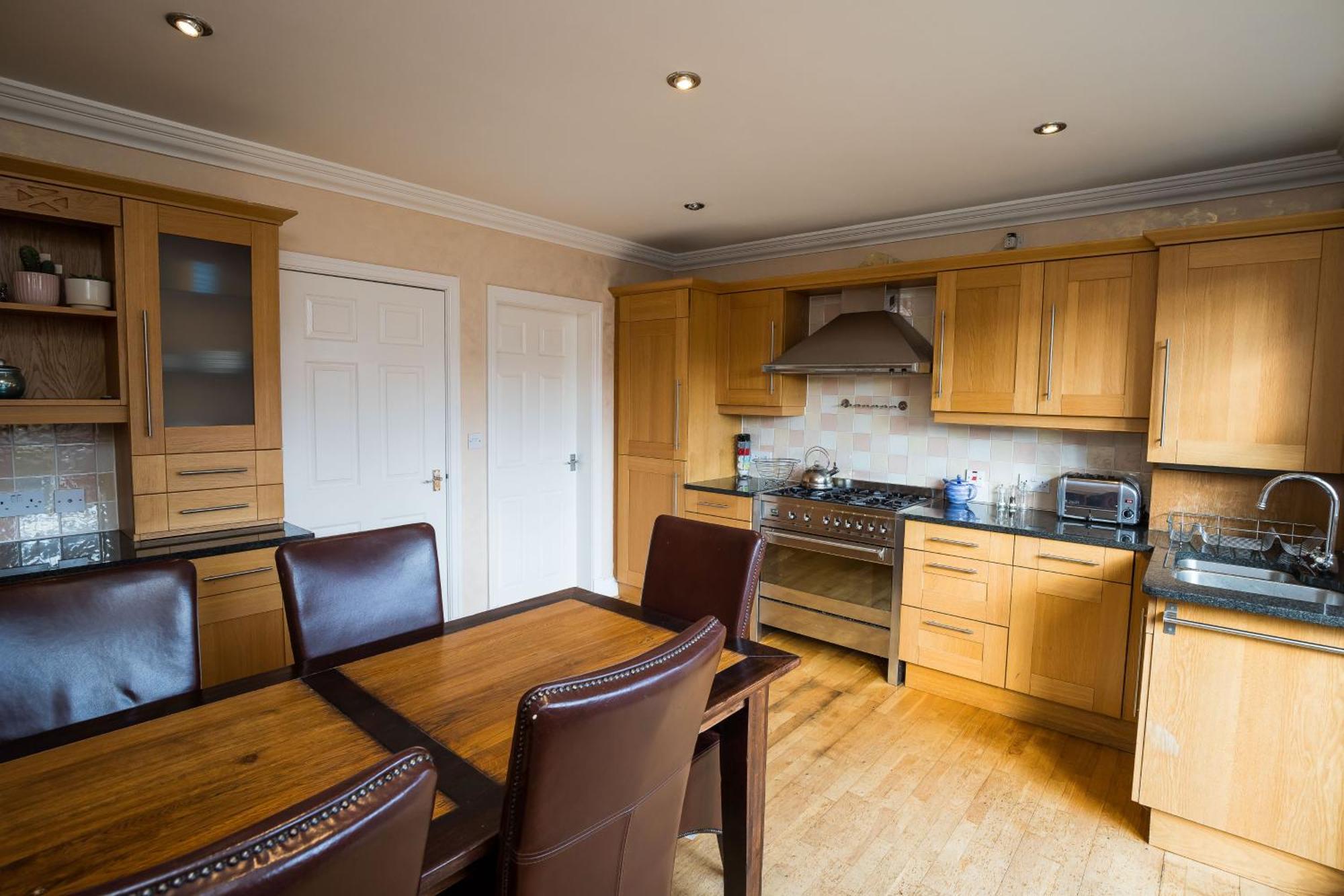 Spacious, 3 Bed House For 6 In Central Chester Hotel Exterior foto