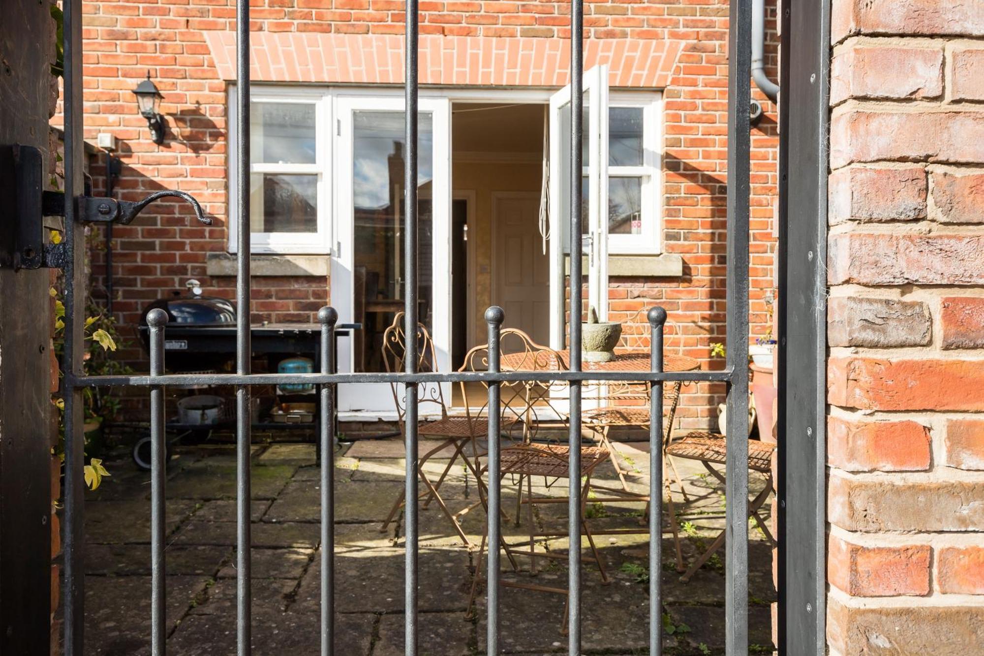Spacious, 3 Bed House For 6 In Central Chester Hotel Exterior foto