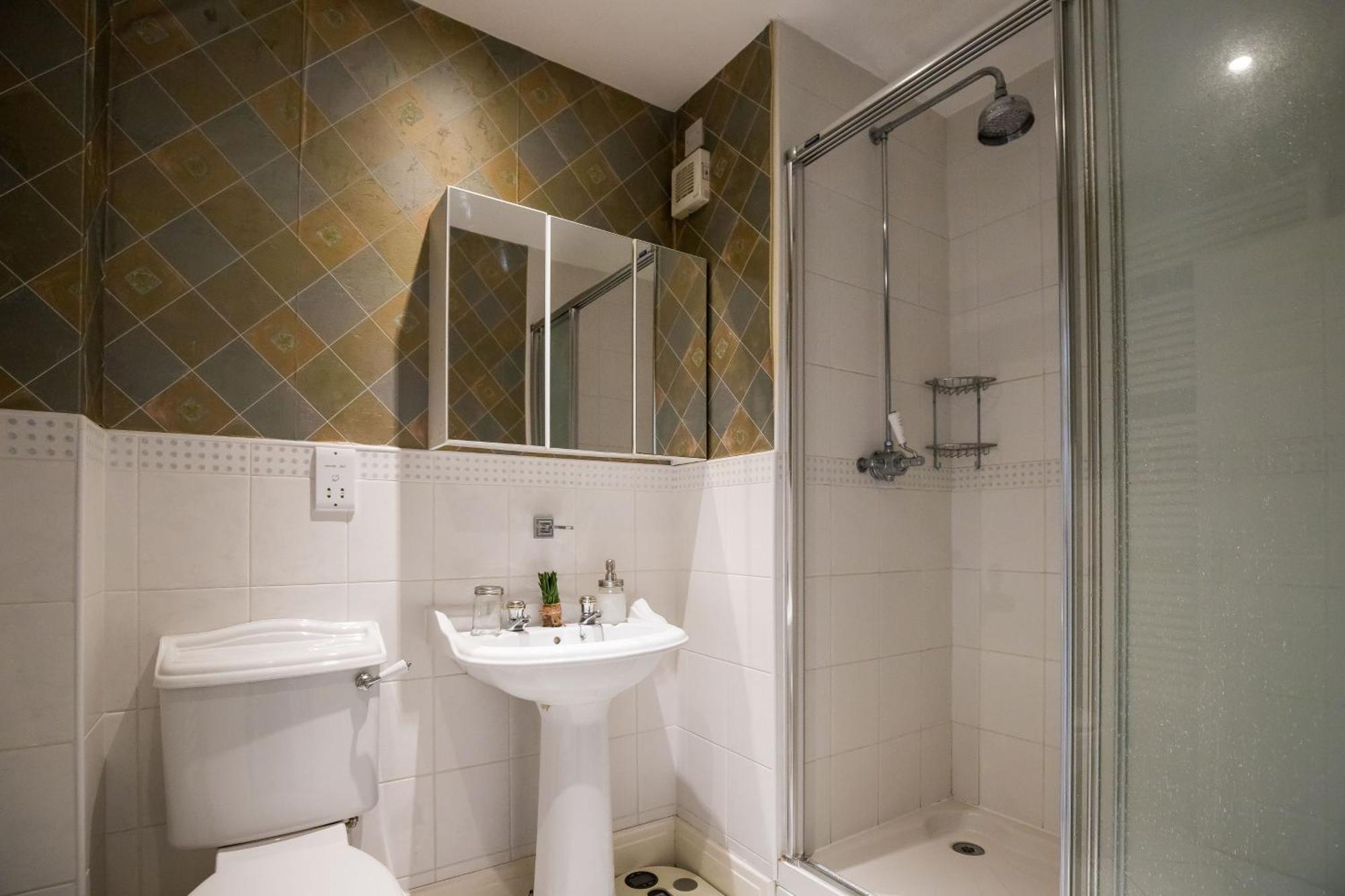 Spacious, 3 Bed House For 6 In Central Chester Hotel Exterior foto